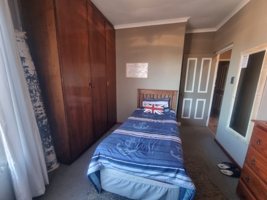 6 Bedroom Property for Sale in Heiderand Western Cape